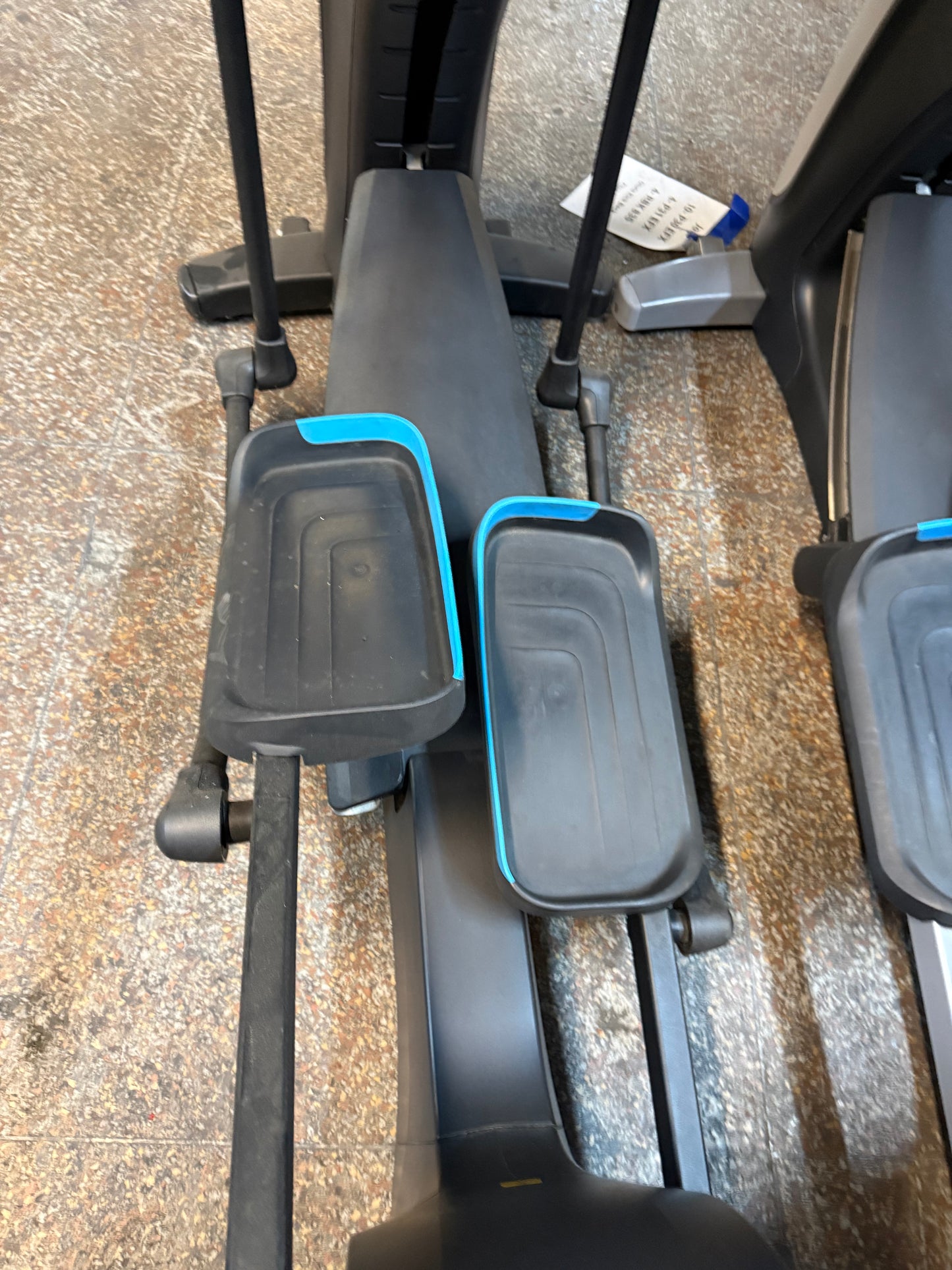 Precor EFX 835 Converging Ramp Total Body Elliptical w/P31 console *Refurbished*