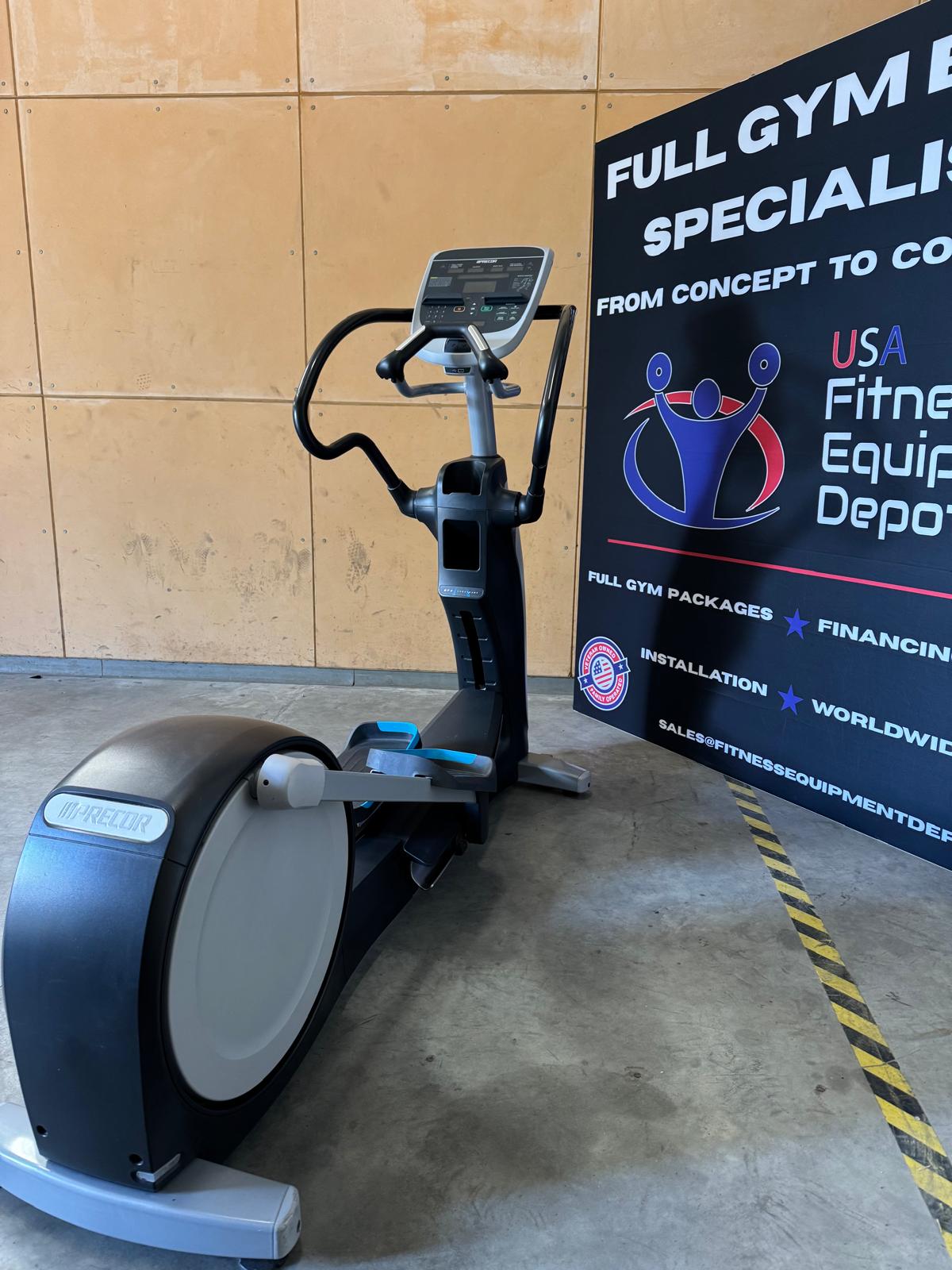 Precor EFX 833 Lower Body Elliptical Converging Ramp P30 Console *REFURBISHED*