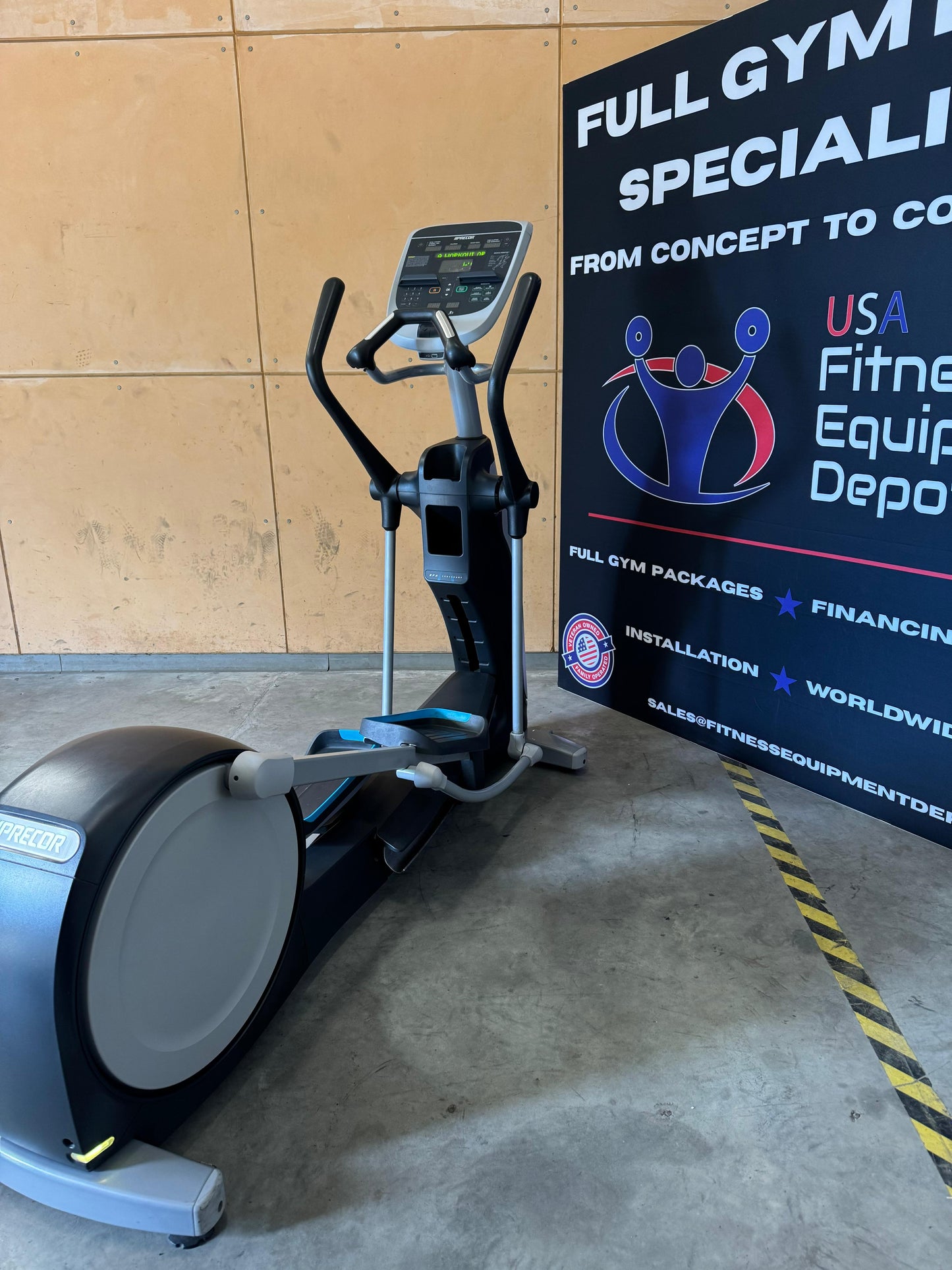 Precor EFX 835 Total Body Elliptical Converging Ramp P30 Console *REFURBISHED*