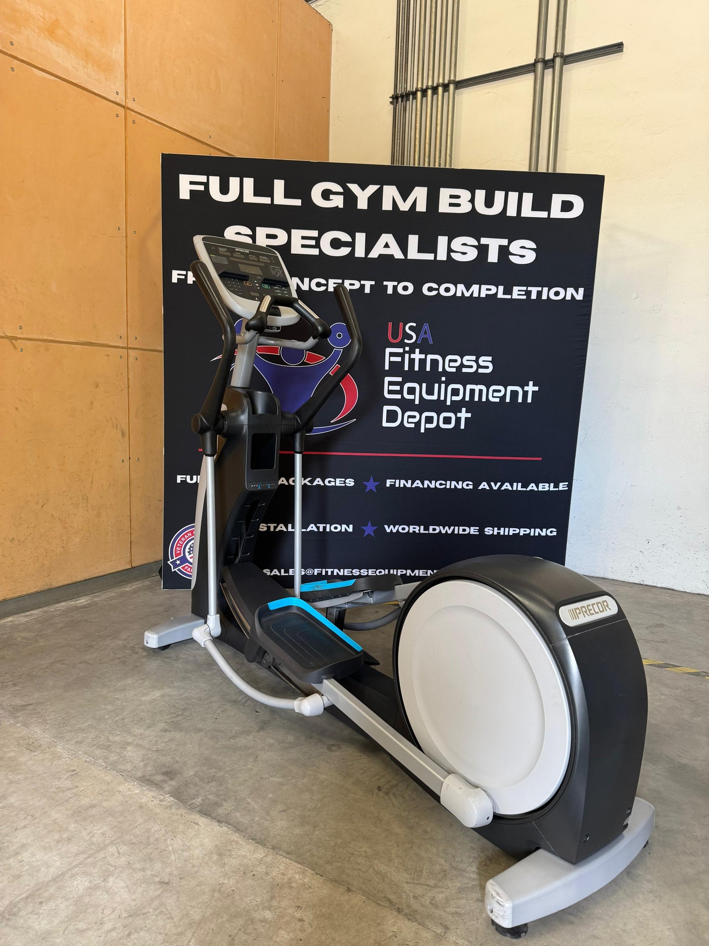 Precor EFX 835 Total Body Elliptical Converging Ramp P30 Console *REFURBISHED*