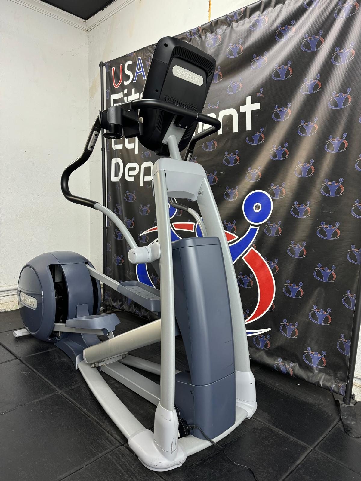 Precor EFX 883 Lower Body Elliptical w/P82 Console *REFURBISHED*