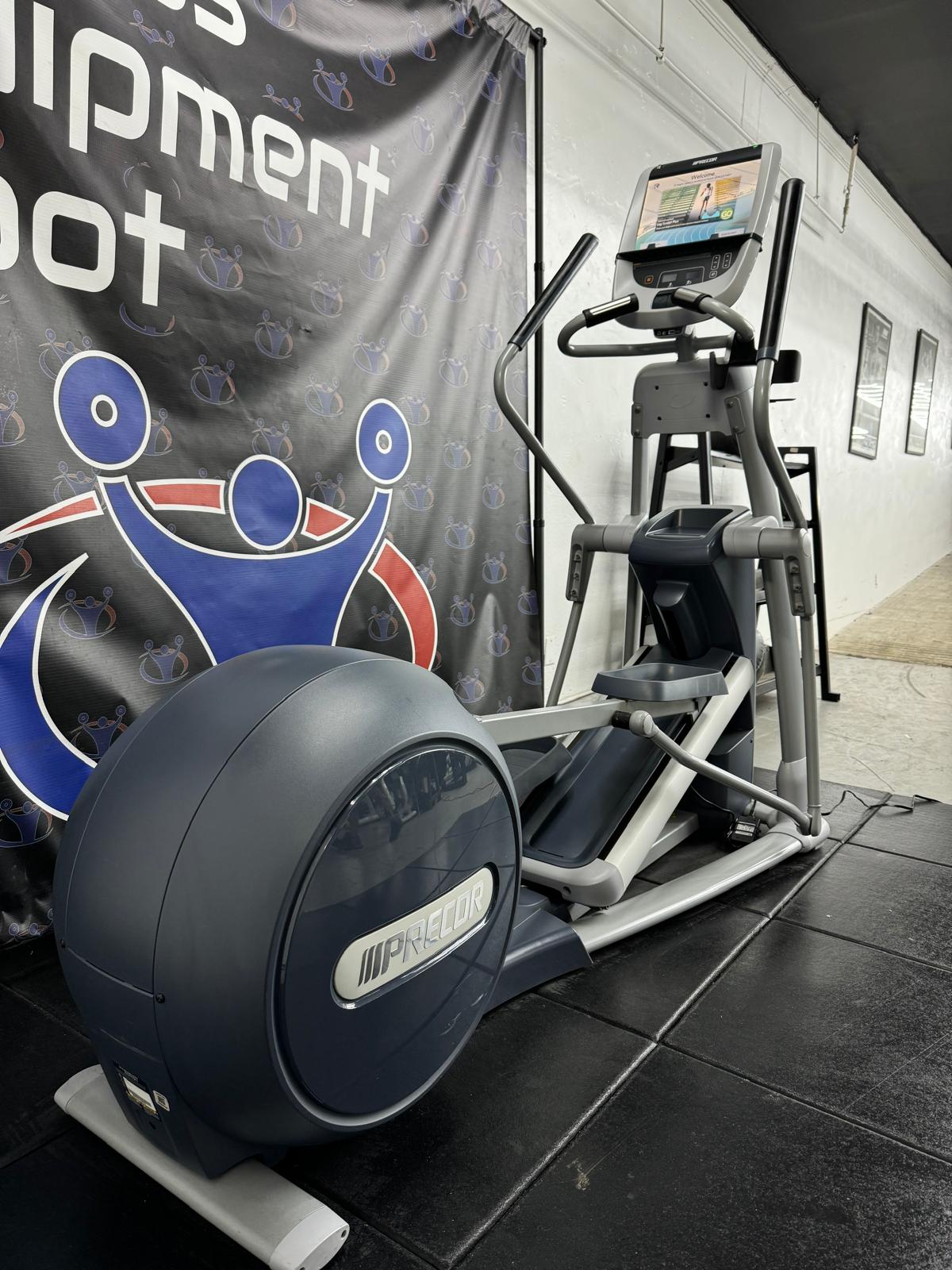 Precor EFX 885 Total Body Elliptical w/P80 Console *REFURBSIHED*