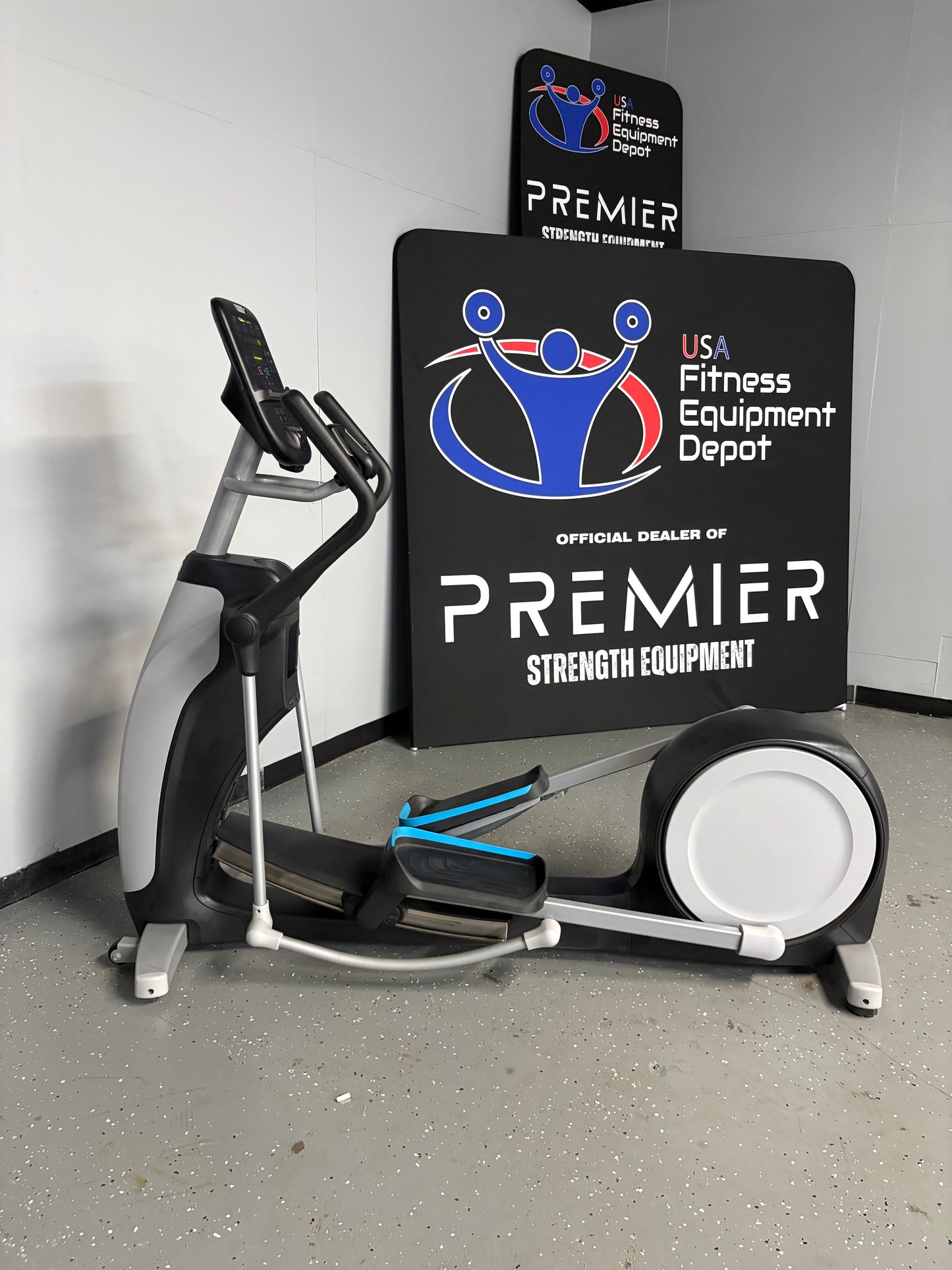 Precor EFX 835 Total Body Elliptical w/P31 Console *Refurbished*