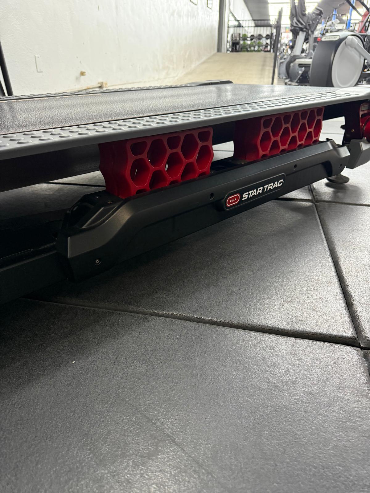 Star Trac 10Trx FreeRunner Treadmill w/ LCD *REFURBISHED*