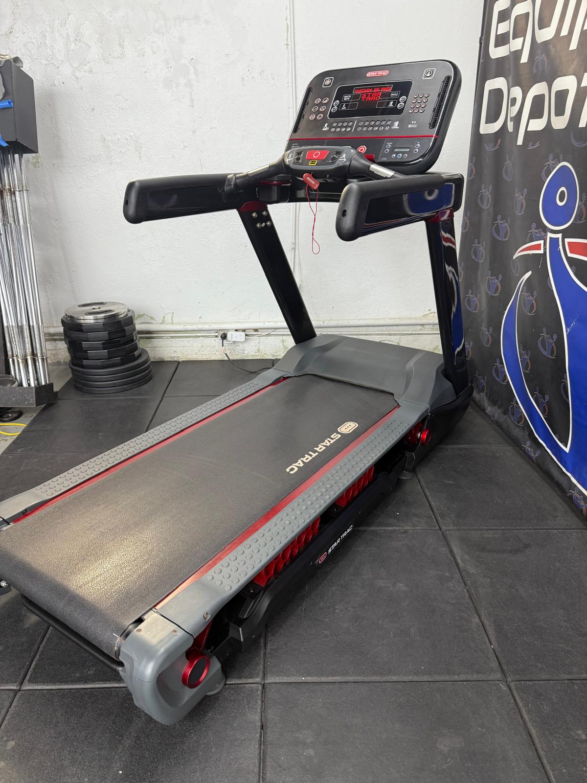 Star Trac 10Trx FreeRunner Treadmill w/ LCD *REFURBISHED*