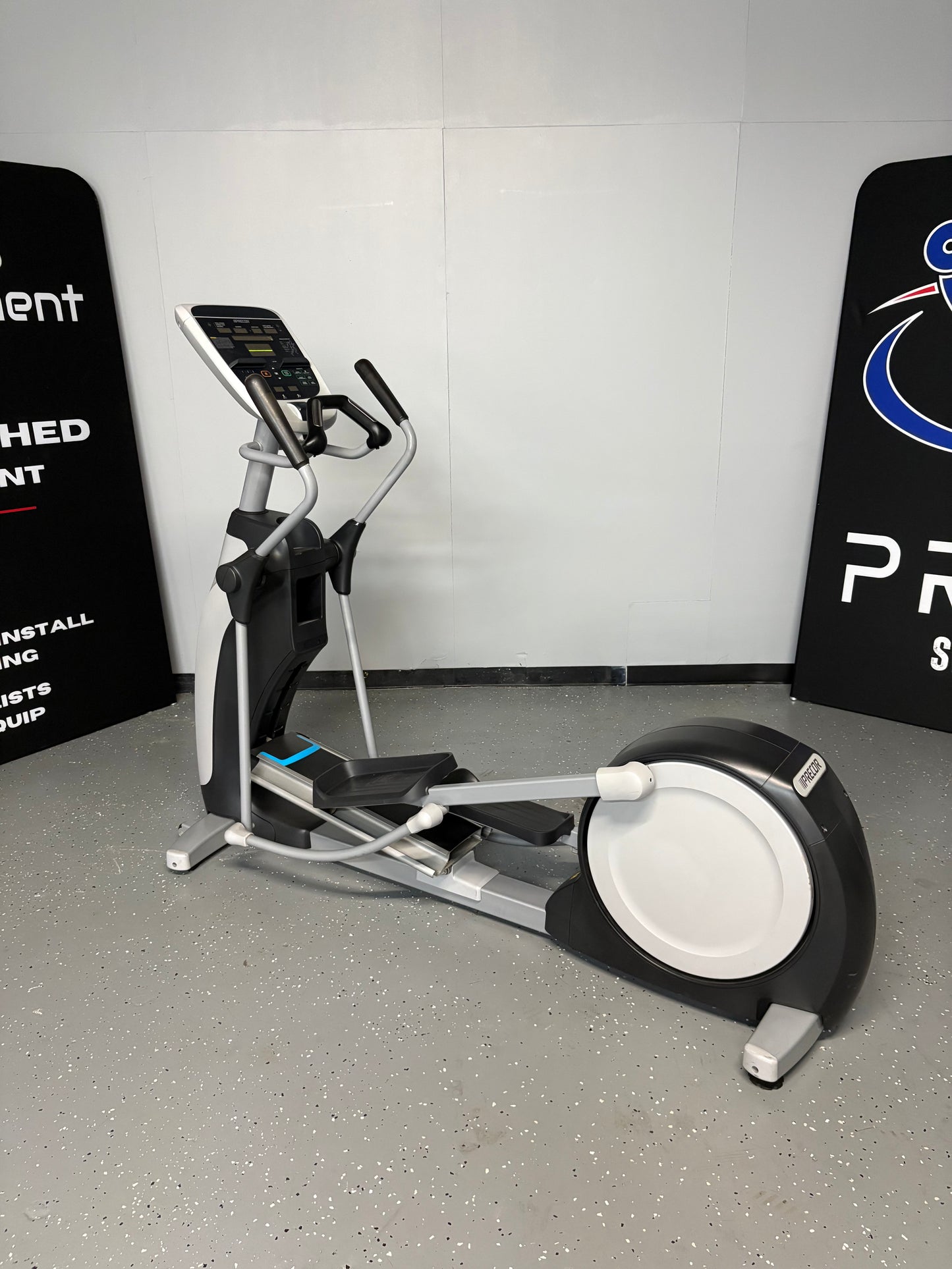 Precor EFX 835 Total Body Elliptical Converging Ramp P30 Console *Refurbished*