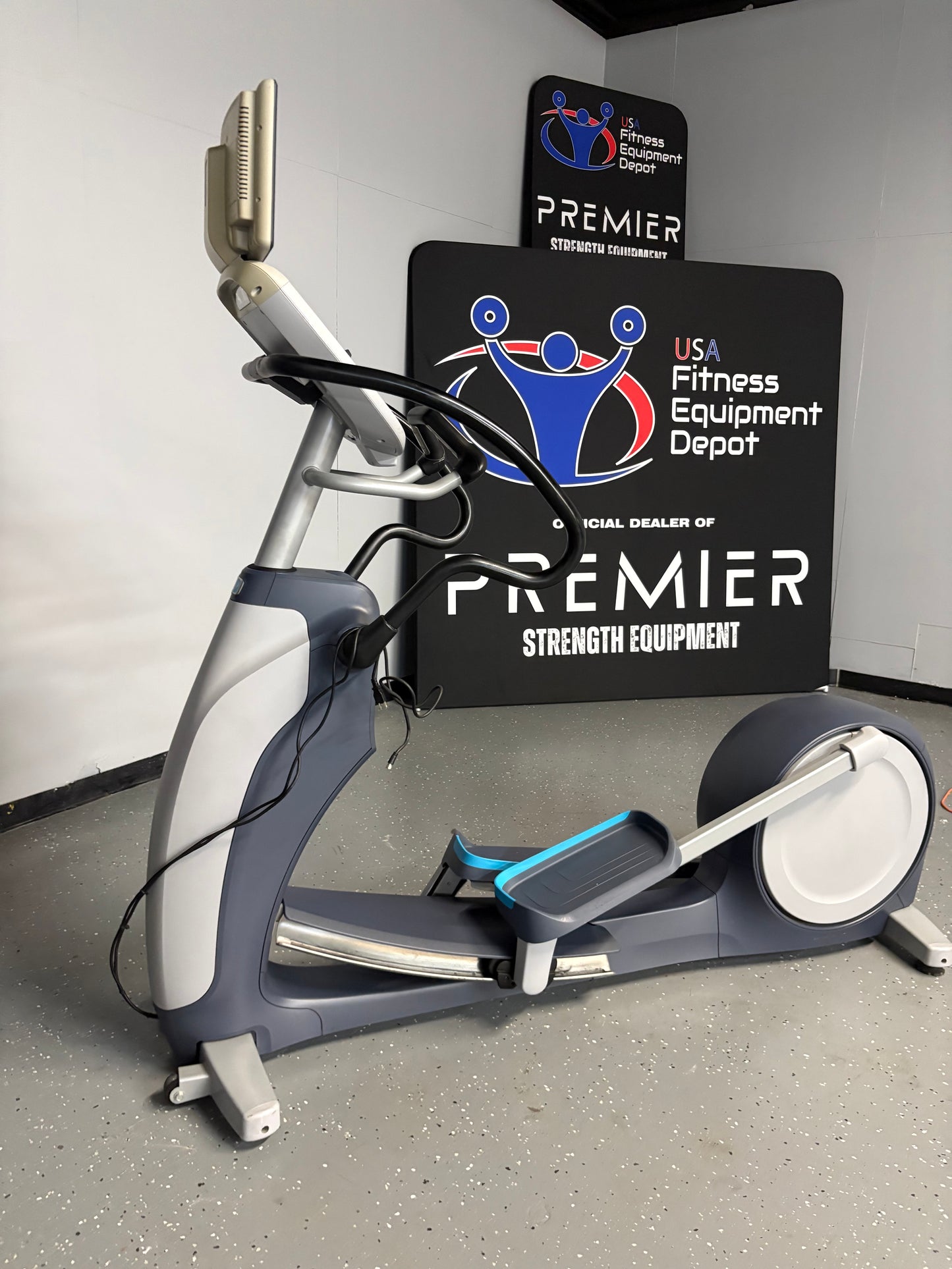 Precor EFX 833 Converging Ramp Lower Body Elliptical P30 Console *Refurbished*