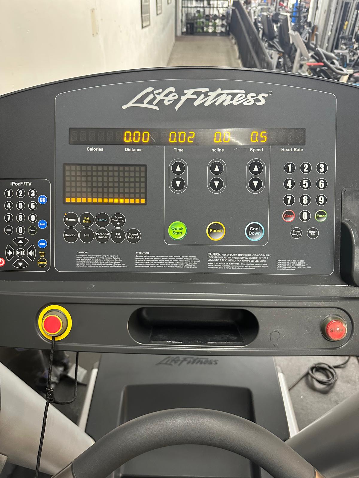 Life Fitness CLST Integrity Series Treadmill *REFURBISHED*