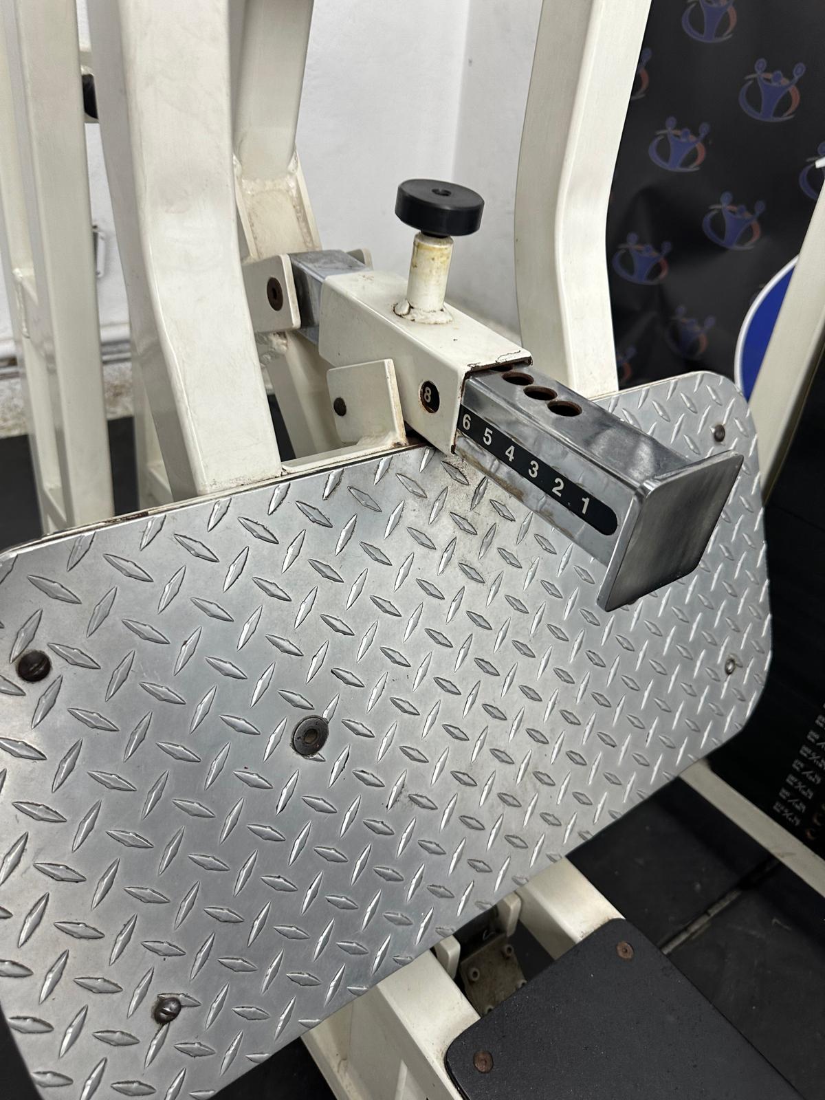 Magnum Seated Leg Press *REFURBSIHED*