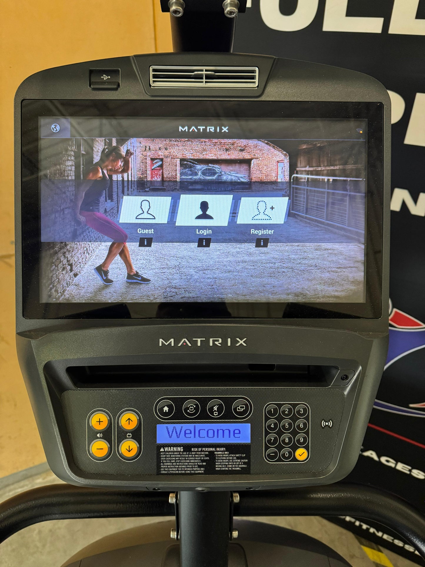 Escaladora Matrix Fitness C7xe con pantalla táctil *REACONDICIONADA*