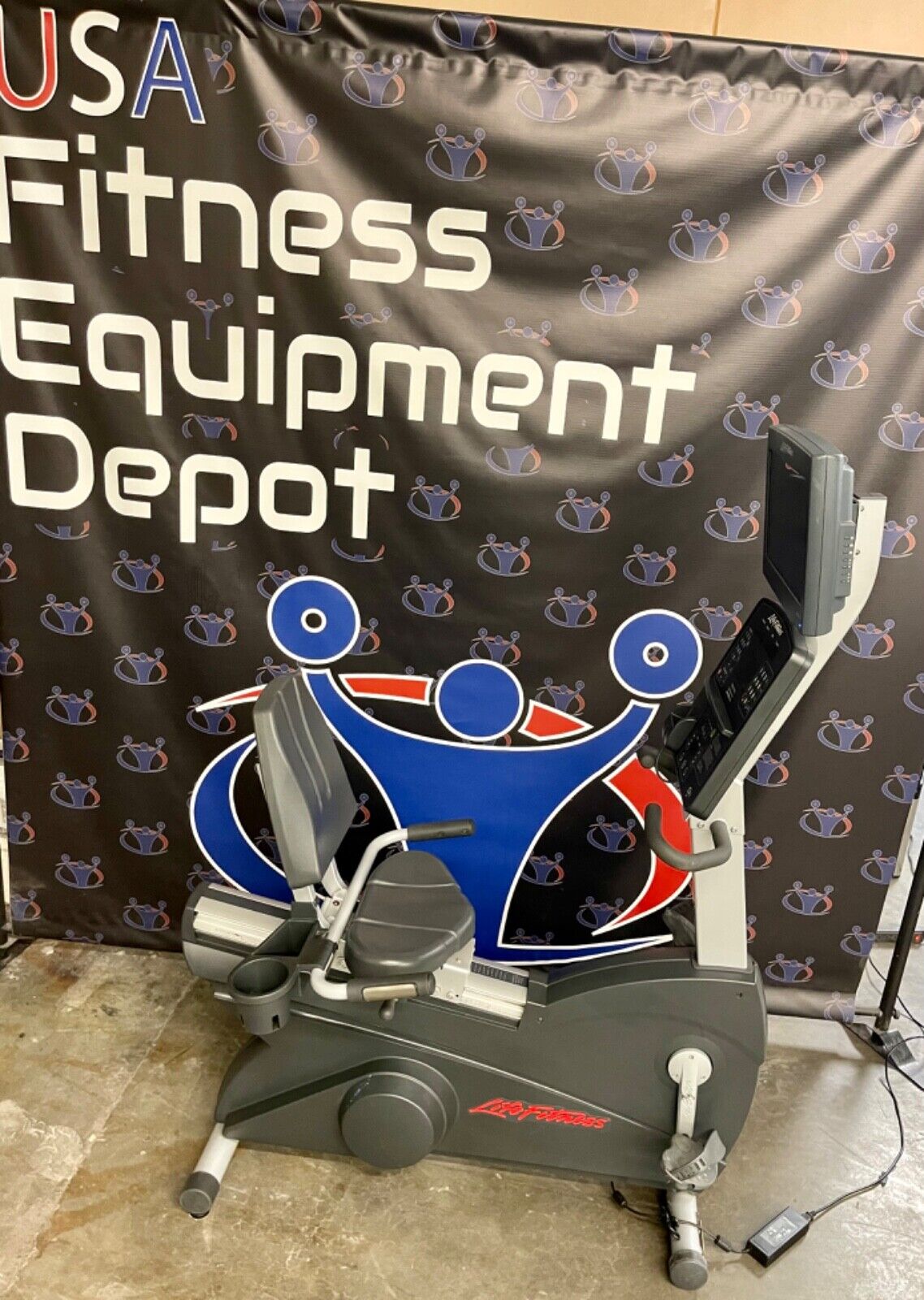 Life fitness 2025 clsr recumbent bike