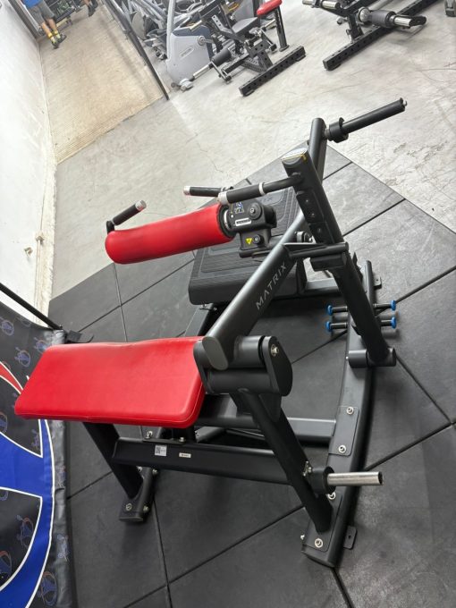 Matrix Fitness Magnum Series Glute Trainer *REFURBISHED* - Image 2