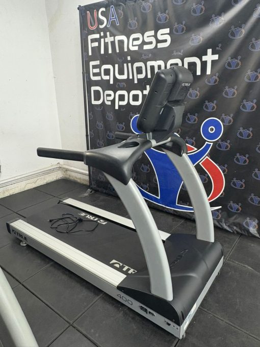 TRUE Fitness TC400 Series Light Commercial Treadmill w/Touchscreen *REFURBISHED* - Image 3