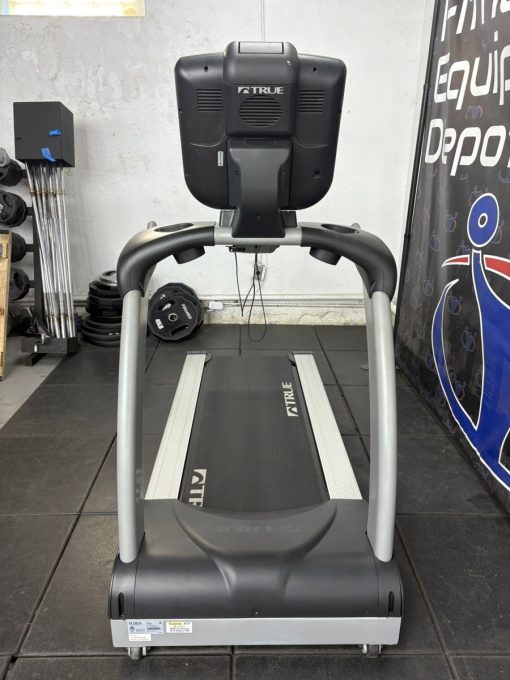 TRUE Fitness TC400 Series Light Commercial Treadmill w/Touchscreen *REFURBISHED* - Image 5