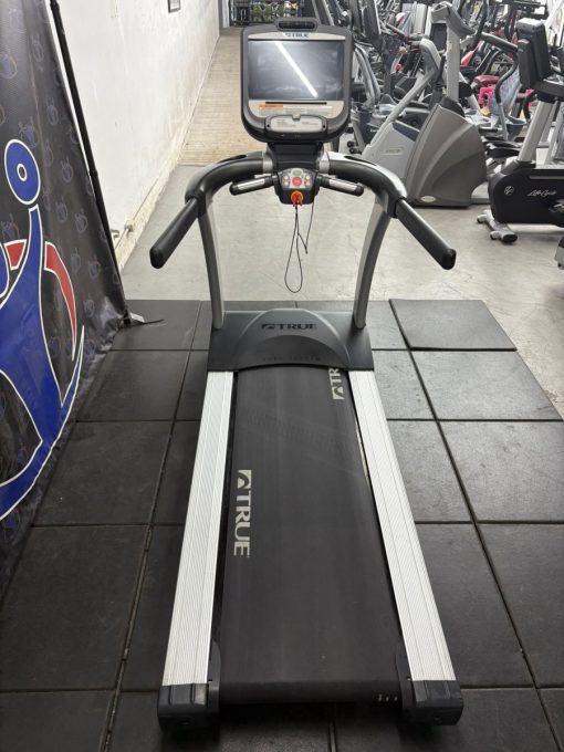 TRUE Fitness TC400 Series Light Commercial Treadmill w/Touchscreen *REFURBISHED* - Image 2