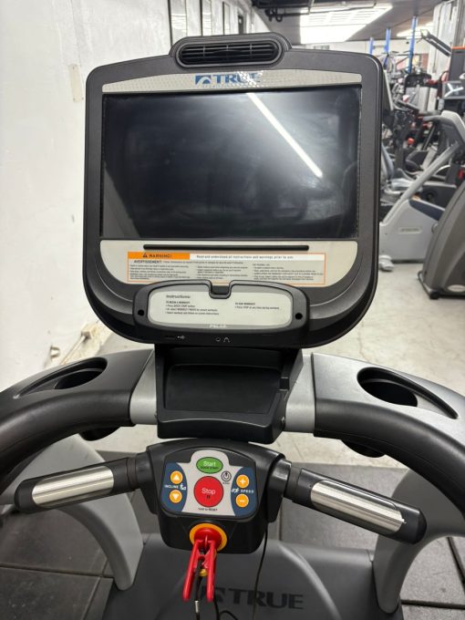 TRUE Fitness TC400 Series Light Commercial Treadmill w/Touchscreen *REFURBISHED* - Image 4