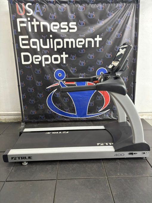 TRUE Fitness TC400 Series Light Commercial Treadmill w/Touchscreen *REFURBISHED*