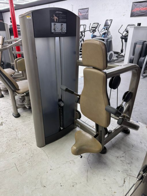 Life Fitness Signature Series 13 Piece Strength Circuit *REFURBISHED* - Image 3